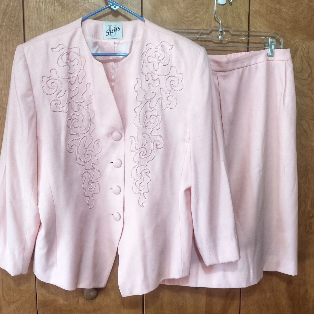USuits Light Pink Easter Sunday Floral Pattern Suit (16M)